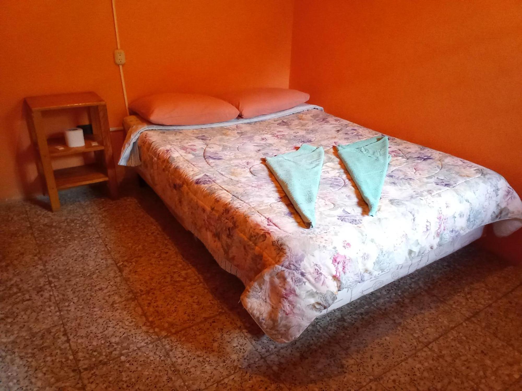 Hospedaje Santo Domingo Panajachel Extérieur photo