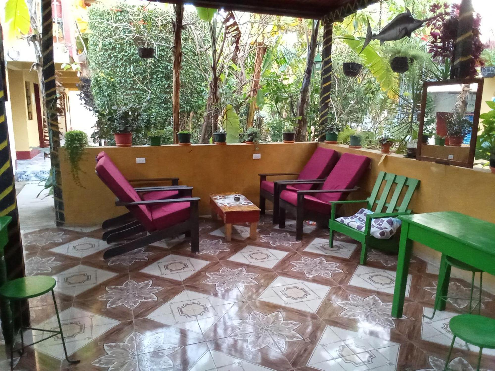 Hospedaje Santo Domingo Panajachel Extérieur photo