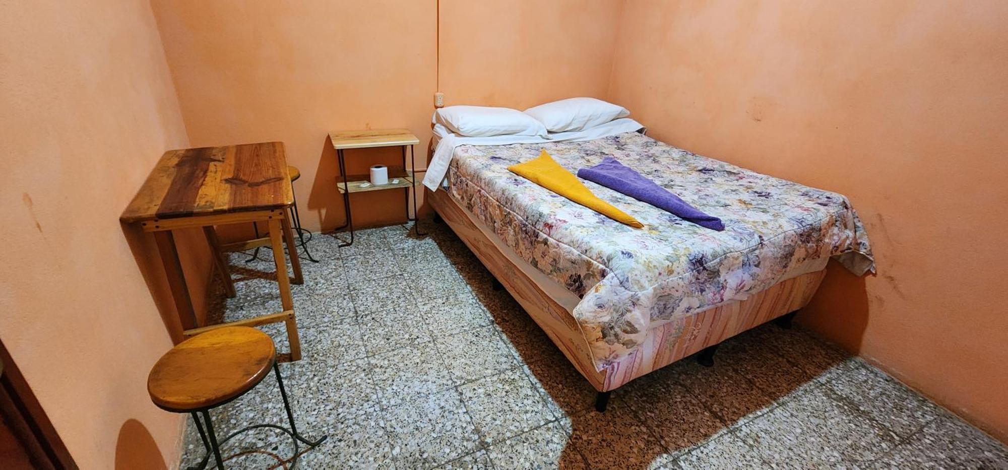 Hospedaje Santo Domingo Panajachel Extérieur photo