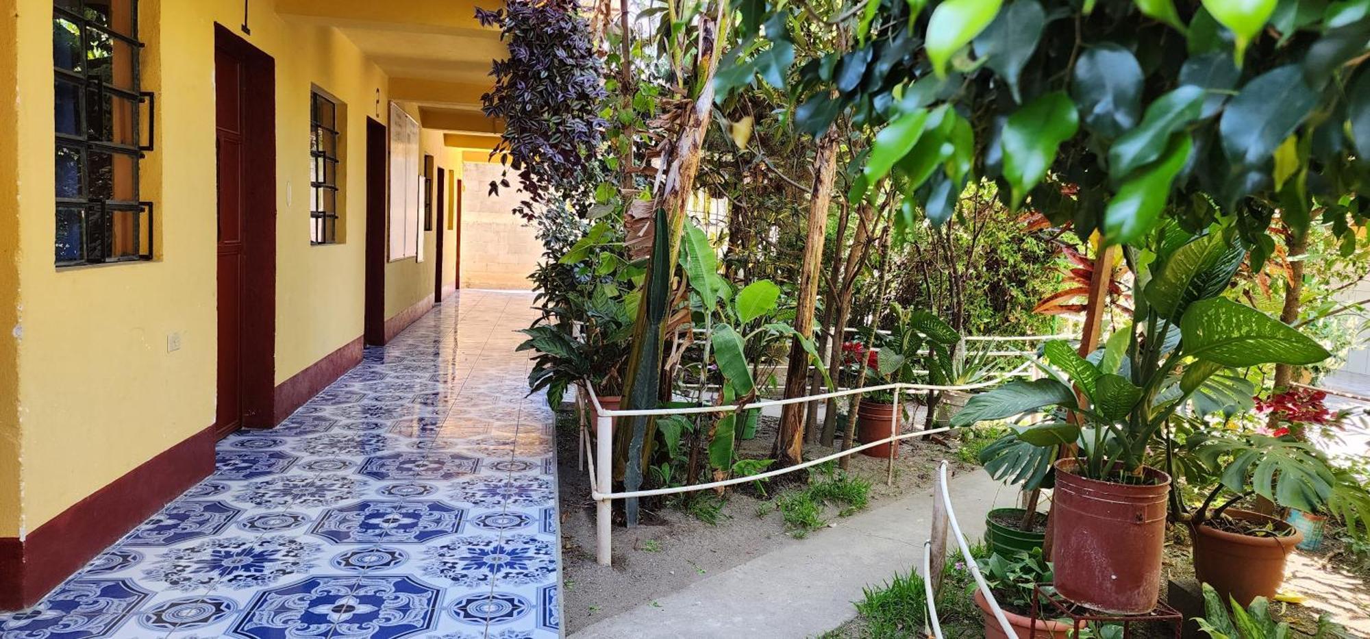 Hospedaje Santo Domingo Panajachel Extérieur photo
